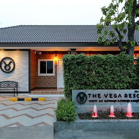 The Vega Resort Chonburi Buitenkant foto