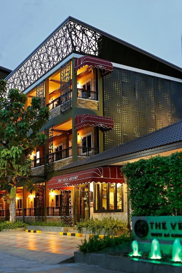 The Vega Resort Chonburi Buitenkant foto