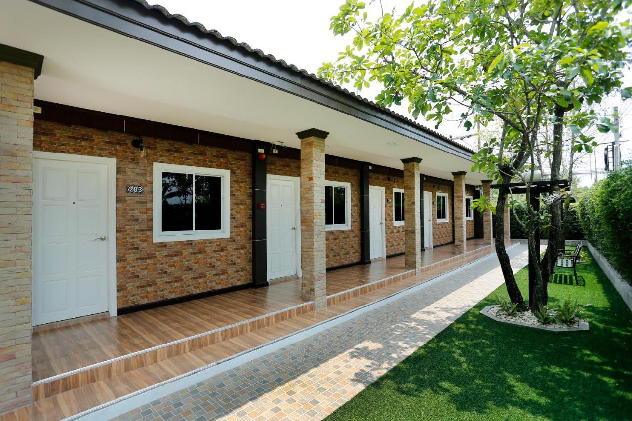 The Vega Resort Chonburi Buitenkant foto